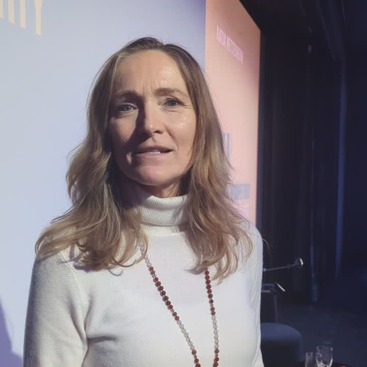 Standbild aus einem Video der Demokratie-Kampagne, aufgenommen bei der Buchpremiere